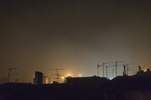 09-brume-la-nuit-sur-les-toits-juin-2016_306px.jpg